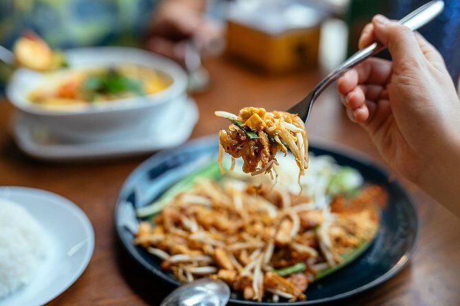 The 10 Tastings of Chiang Mai With Locals: Private Street Food Tour - Who Should Consider This Tour?