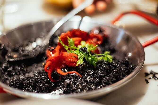 The 10 Tastings of Hong Kong With Locals: Private Street Food Tour - Who Will Love This Tour?
