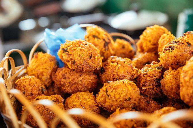 The 10 Tastings of Kandy With Locals: Private Street Food Tour - Exploring the Flavors of Kandy: A Deep Dive