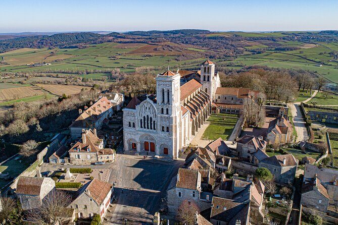 The Basilica of Vézelay unveiled + journey through the Basilica - Key Points