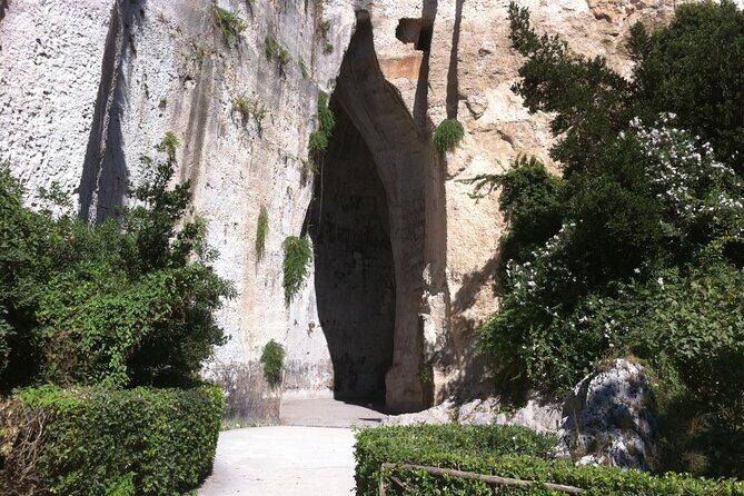 The Beautiful Greek Syracuse with Ortigia Island plus local open market - An In-Depth Look at the Syracuse & Ortigia Island Tour