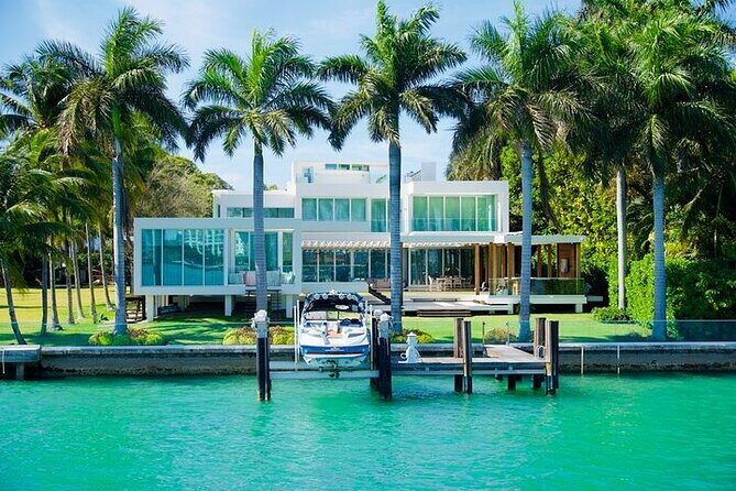 The best Miami boat party with DJ, drinks and lights of the city - Practical Information