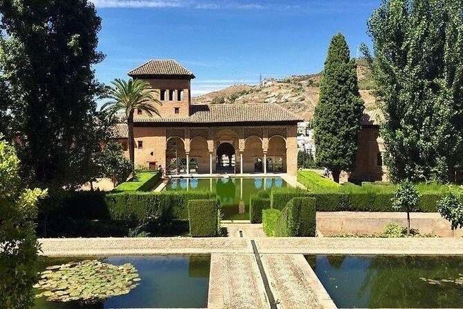 The Best of Alhambra & Granada: Private Tour with Nasrid Palaces - Authentic Insights from Travelers