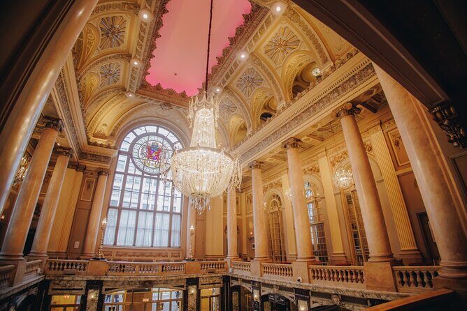 The Chicago Theatre Tour Experience - FAQs