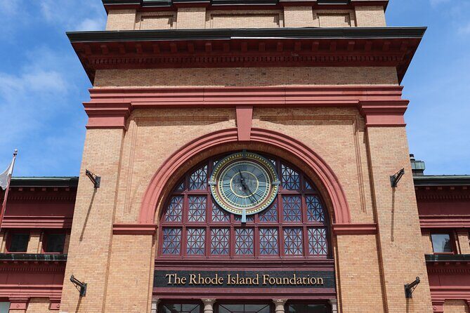 The Creative Capital: An Art and Architecture Tour of Providence - What Do the Reviews Reveal?