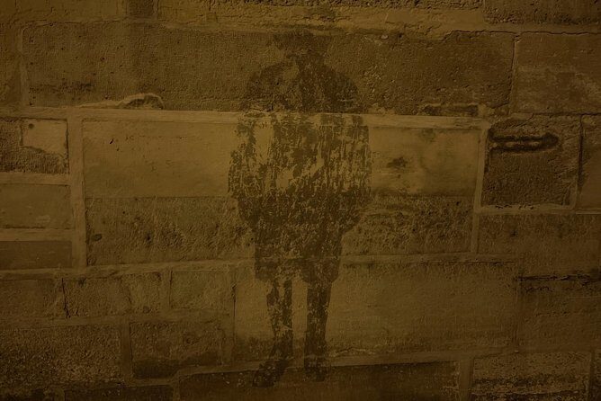 The Darkest Secrets of Paris - Exploring the Darker Side of Paris: A Detailed Review