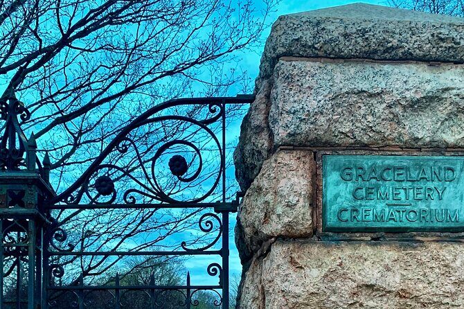 The Deep Pockets Of Graceland Cemetery Walking Tour - FAQ