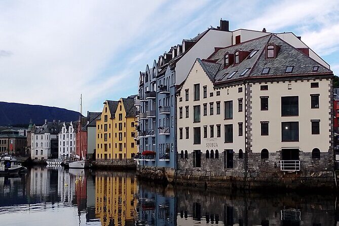 The Essence of Ålesund Self-Guided Walking Tour - The Reviews and What They Tell Us
