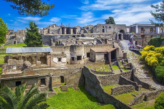 The great beauty of ancient Pompeii told by a local guide / archaeologist - Who Should Consider This Tour?