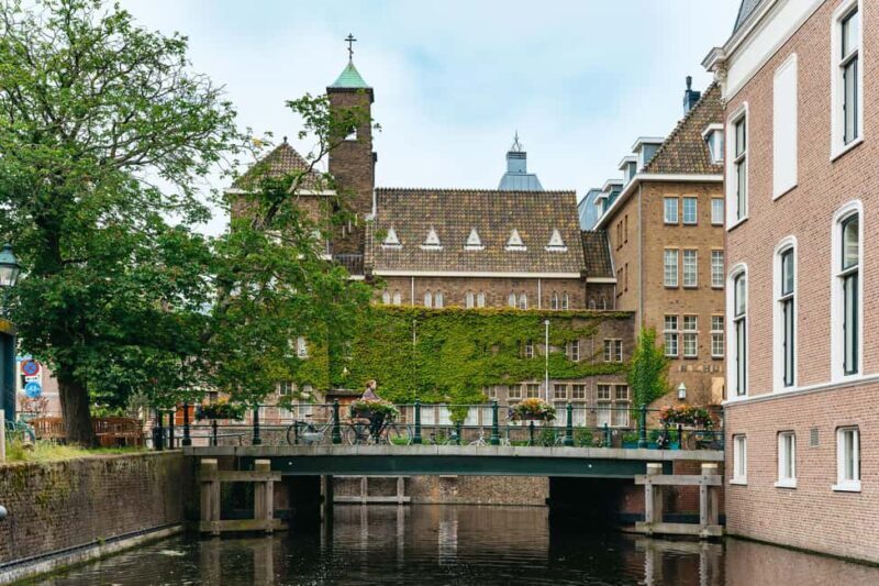 The Hague: Canal Cruise - Key Points