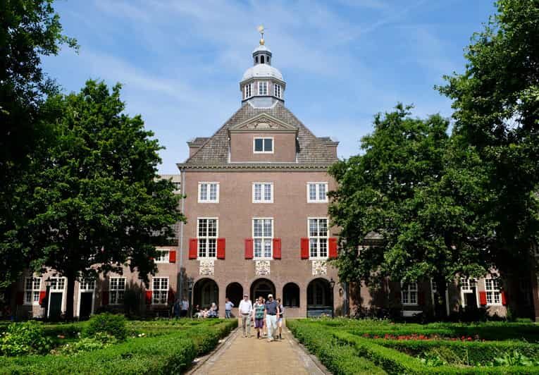 The Hague: Courtyard Walking Tour - Key Points