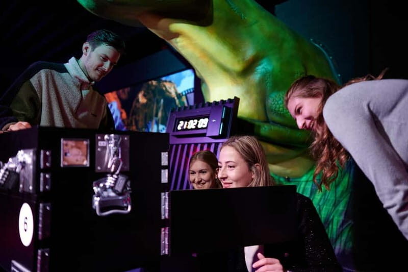 The Hague: EscapeBox Game - A Quick Introduction to the EscapeBox Experience in The Hague