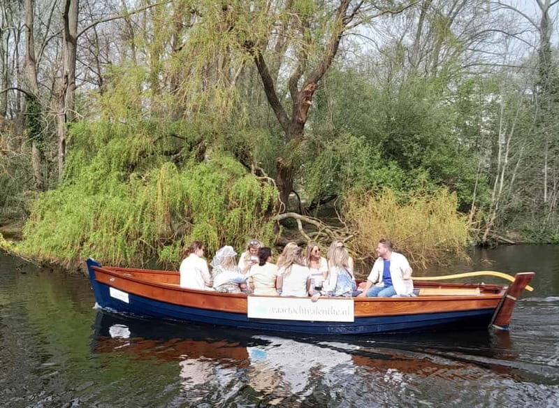 The Hague: individual tickets for an electric boattour! - Key Points