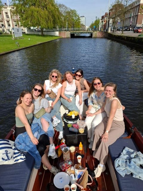 The Hague: Private Boattour up to 10 persons - Key Points