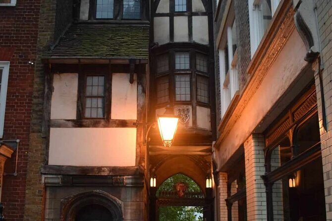 The Haunted Pubs of Old London: Small Group Tour - An In-Depth Look at the Tour Experience