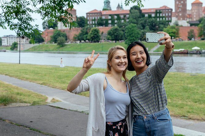 The Heart of Krakow: Old Town & Wawel Castle Private Tour - Wawel Royal Castle: A Castle Fit for Legends