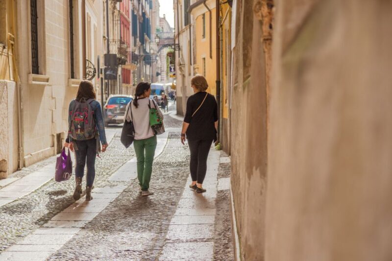 The Highlights of Verona Small Group Walking Tour - Key Points