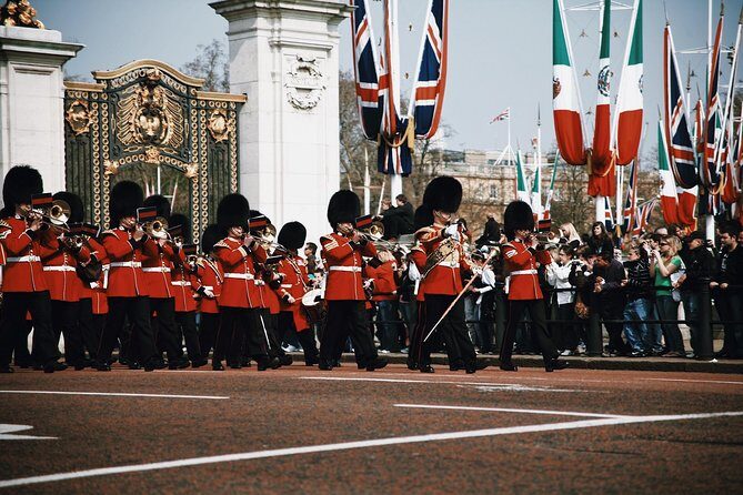 The History of London City Center Tour Semi-Private 12ppl Max - War, Politics, and the Iconic Cityscape