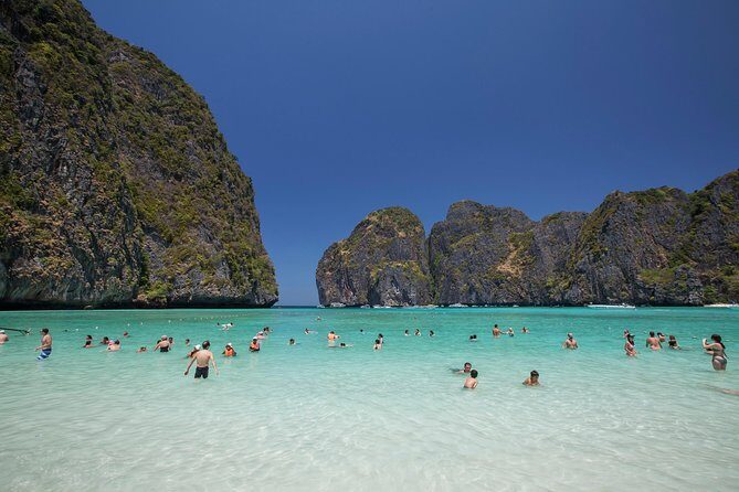 The Inviting Beauty of Phi Phi Islands - An In-Depth Look at the Phi Phi Islands Tour