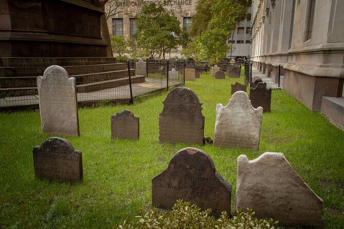 The Manhattan Bus and Walking Tour: Times Square to Battery Park - Authentic Insights from Reviews