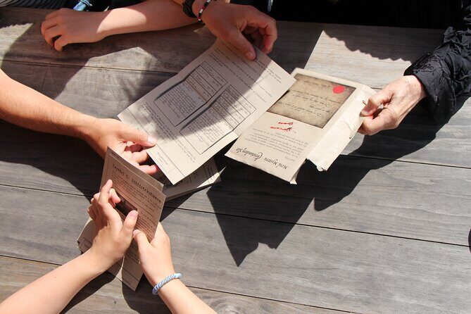 The Murder by Christiansborg Palace: Interactive Mystery Hunt - Who Would Enjoy This Tour?