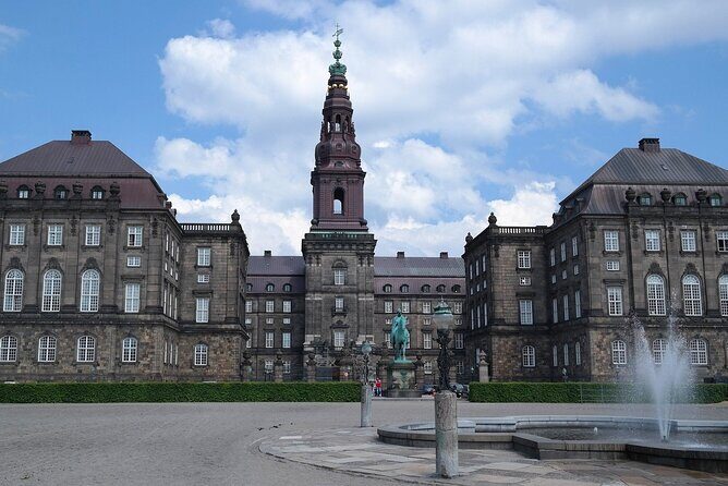 The Murder by Christiansborg Palace: Interactive Mystery Hunt - FAQ