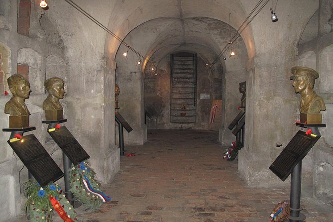 The only full Anthropoid tour with a visit to curve and Lidice, by private car - Introduction