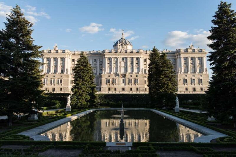 The Royal Palace of Madrid: Small Group Guided Tour - Key Points