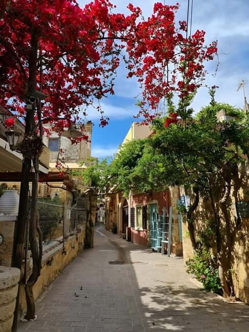 The selective food tour Feel like local from Heraklion - Exploring Crete’s Hidden Food Gems