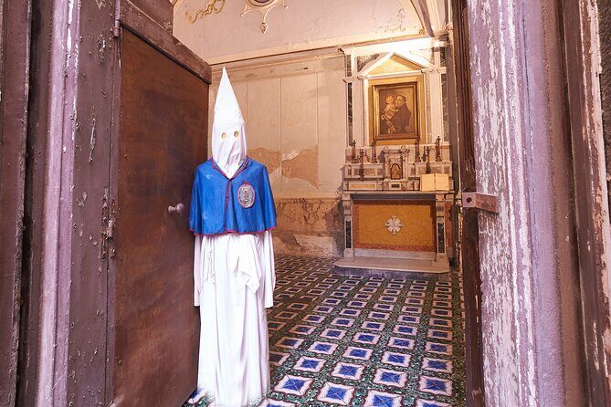 The Skull with the Ears: the Cult of the Dead in the Church of S. Luciella - FAQs
