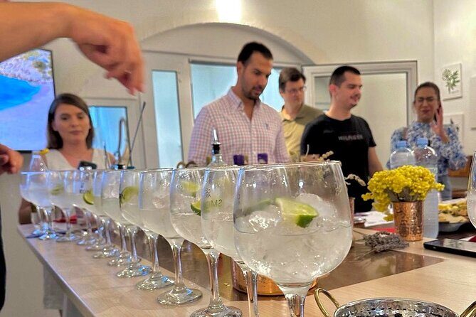 The Smidgin Experience - A Unique Gin & Cocktail Tasting Tour! - The Value in the Experience