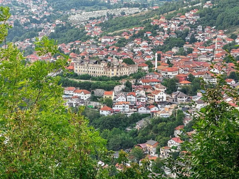 The spirit of the Winter Olympics | Hike along the bobsleigh track - The Itinerary in Detail