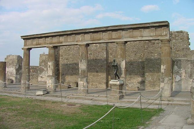 the splendour of Pompeii ruins with pompeii guide - What You See and Do