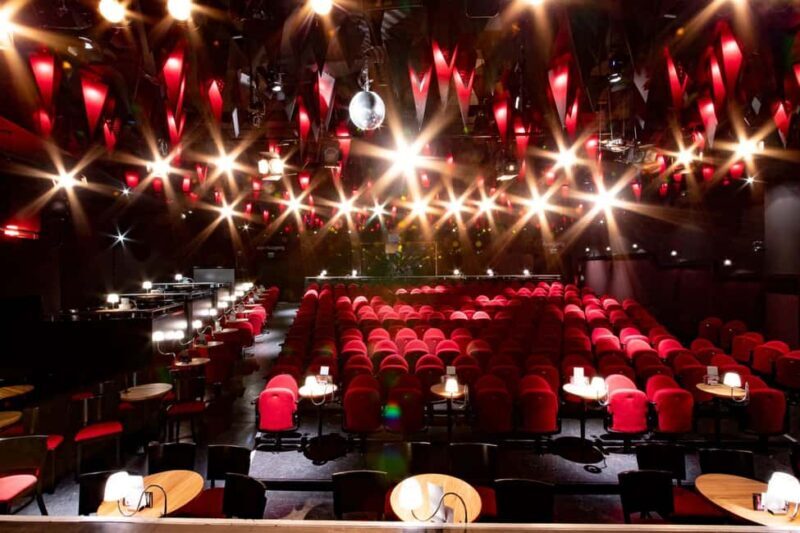 The Stachelschweine anniversary program: Ich hab' noch einen Tesla in Berlin (I still have a Tesla in Berlin) - A Deep Dive into the Experience