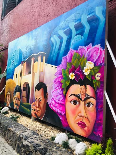 The Steps of Frida: Mexico City - Engaging Introduction