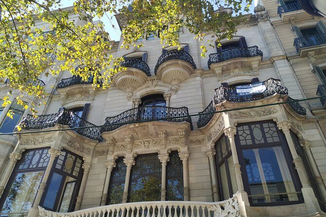 The Story of Gaudi and Modernism Private Walking Tour - The Guide and Overall Experience