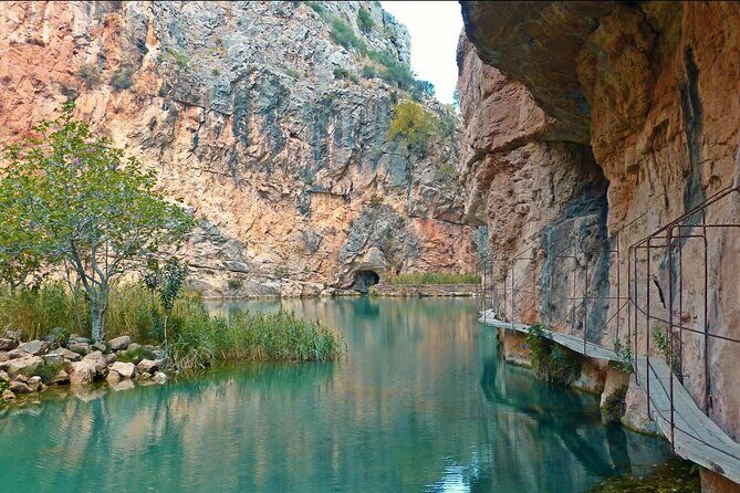 The suspension bridges of Chulilla from Alicante - A Deep Dive into the Experience