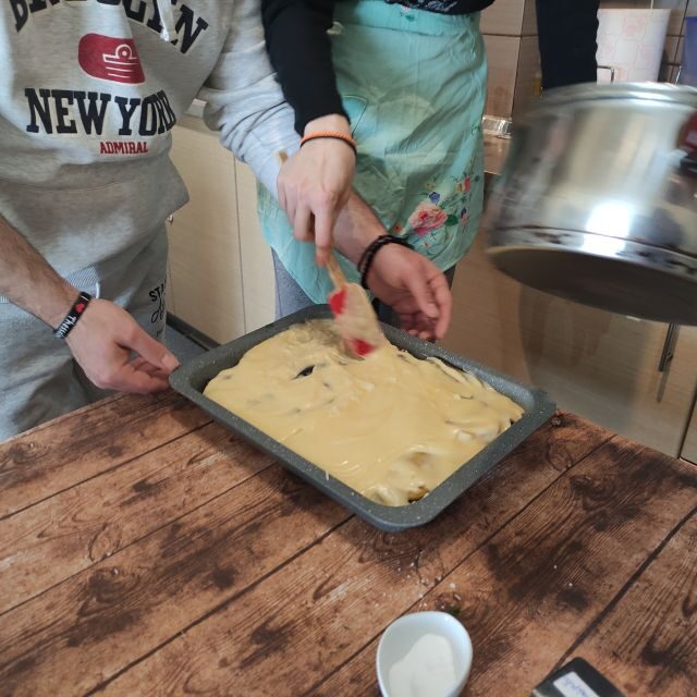 Thessaloniki: Cooking & Dining Experience with Greek Family - Who Is This Tour Best For?