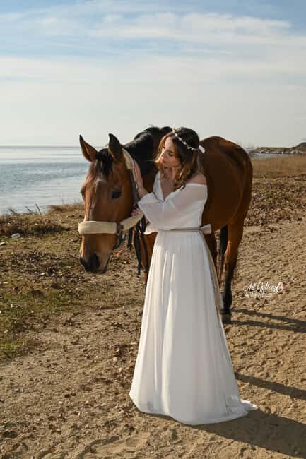 Thessaloniki: Horse Photoshoot in a natural landscape - The Booking and Practical Details