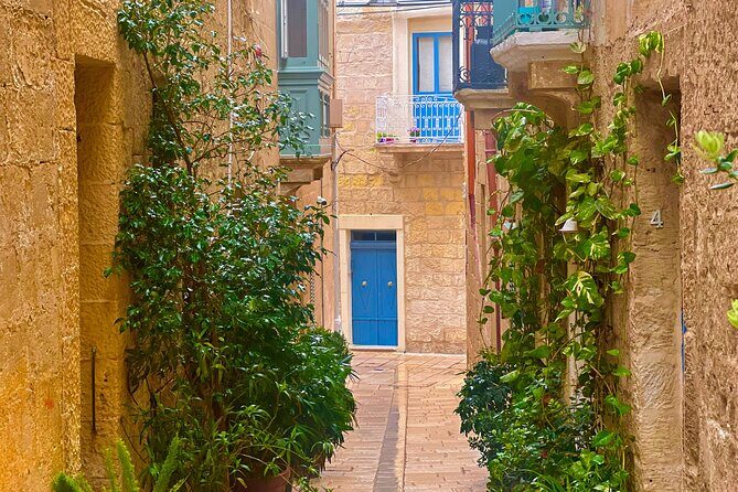 Three cities walking tour incl. entrance to Inquisitor's palace - Who Will Love This Tour?