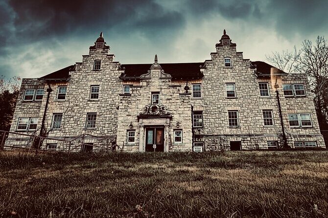Ticket Pass to Emmaus Asylum Ghost Hunt in Missouri - Key Points