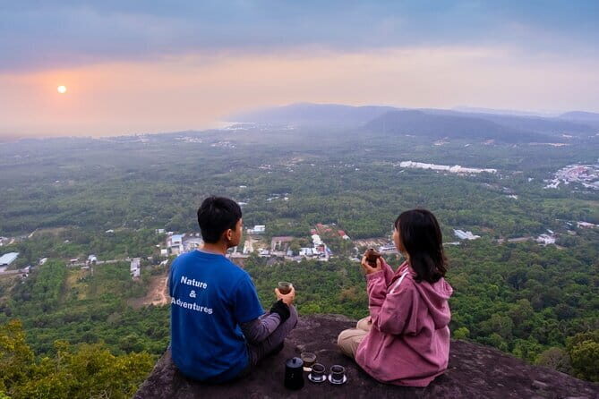 Tien Son Dinh Sunrise Trekking And Coffee - Experience Breakdown: From Meeting Point to Summit