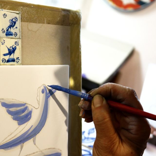 Tile painting workshop in the Algarve - The Artistic Process