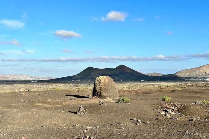 Timanfaya National Park Trekking with a Typical Canarian Snack - Key Points