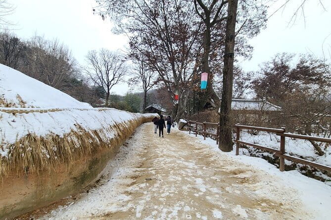 Timeless Fusion: Korean Folk Village, Fortress, Starfield Library - A Deep Dive into Each Stop