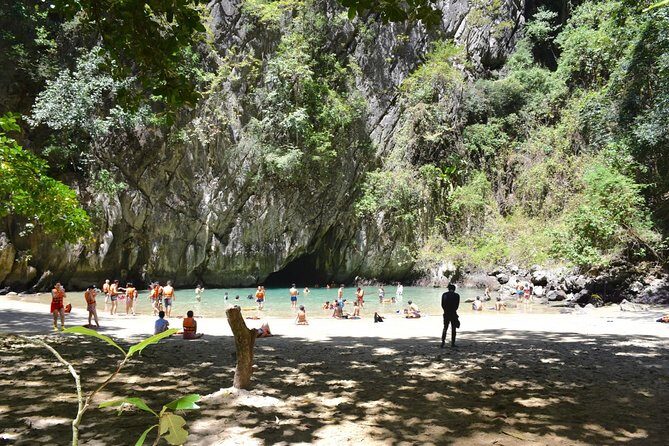 Tin Adventure Sea Tour to 4 Islands & Emerald Cave from Koh Lanta - FAQs