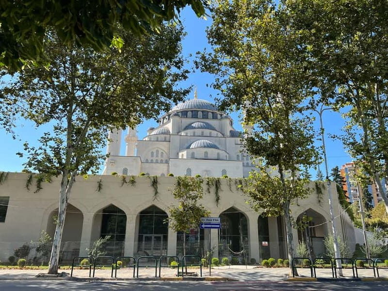 Tirana: Express Walking Tour with a Guide - Key Points