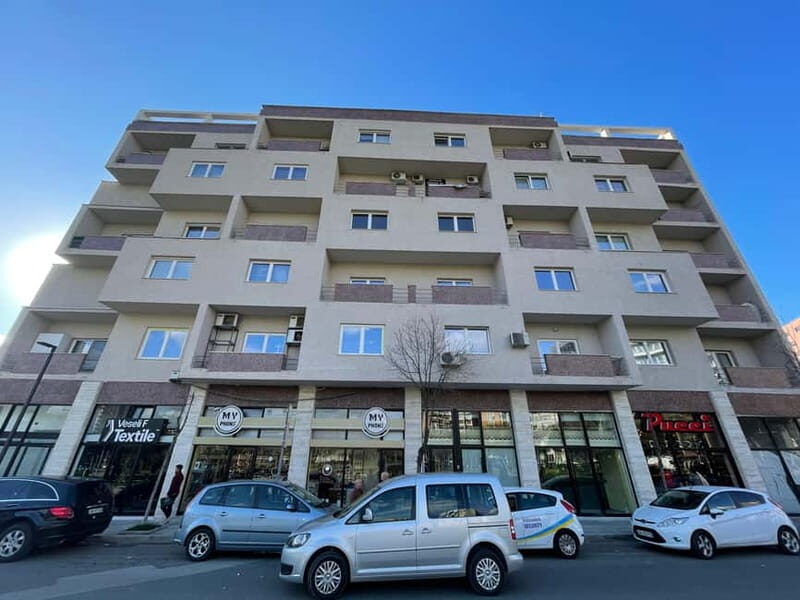 Tirana: Street Art & Modern Architecture Walking Tour - The Artistic Highlights & Their Significance