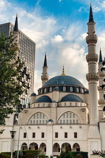 Tirana Walking Tour - Key Points