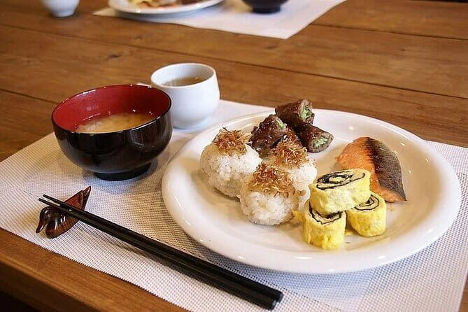 Tokyo 7hr Private Guided Tour & Japanese Homemade Cooking Class - Key Points